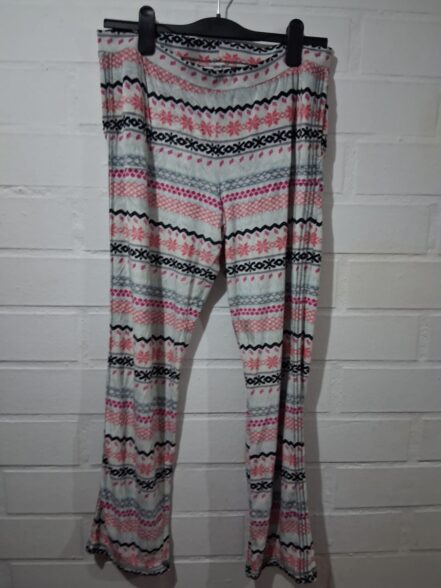 Pantalón Pijama Estampado Nórdico e Invernal – Mujer