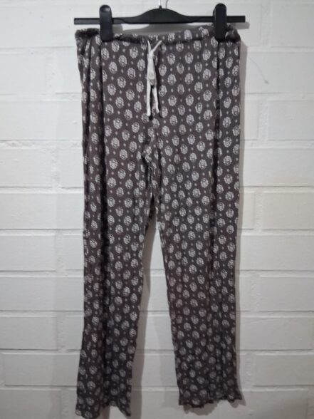 Pantalón Pijama Estampado Geométrico Ornamental Gris – Mujer